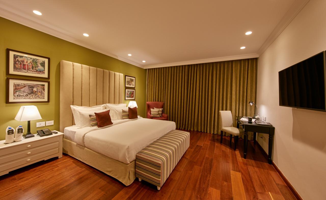 The Waverly Hotel & Residences Bangalore Room photo